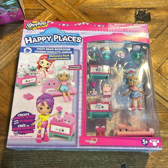 Shopkins Happy Place Cozy Bear Bedroom - Picture 1 of 2